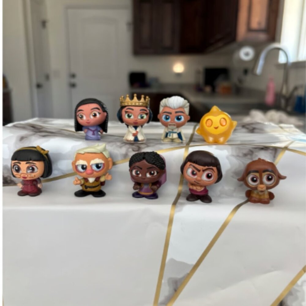 Disney Doorables “Wish” Series Mini Figures – Set of 9